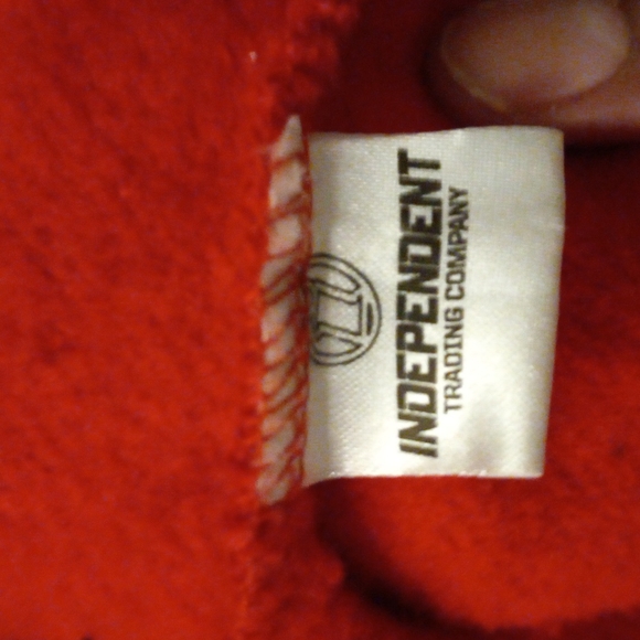 PRICE DROP🟥MEN RED HOODIE 🩸🟥 - Picture 7 of 11